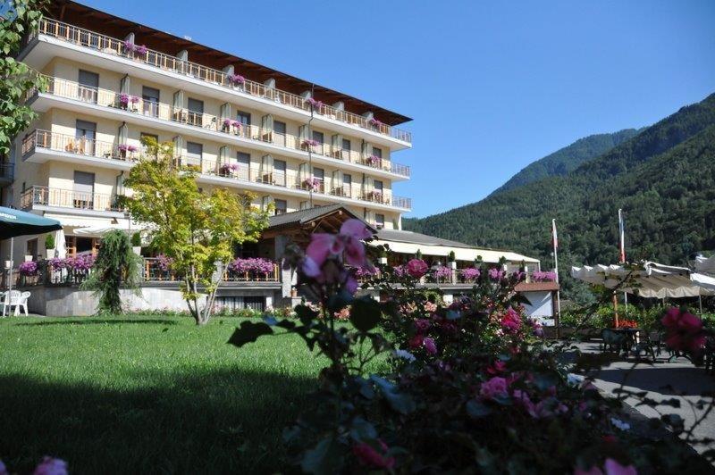 Hotel Monte Nebin 桑佩伊雷 外观 照片